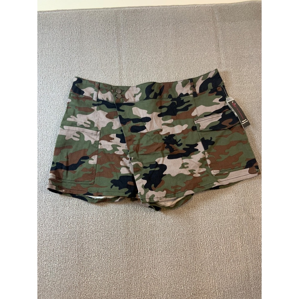 No Boundaries Plus Size 21 Camo Wrap Front Utility Skort Y2K Cargo Mini Shorts